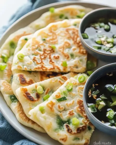 Scallion Pancakes with Sauce: A Flavorful Delight!