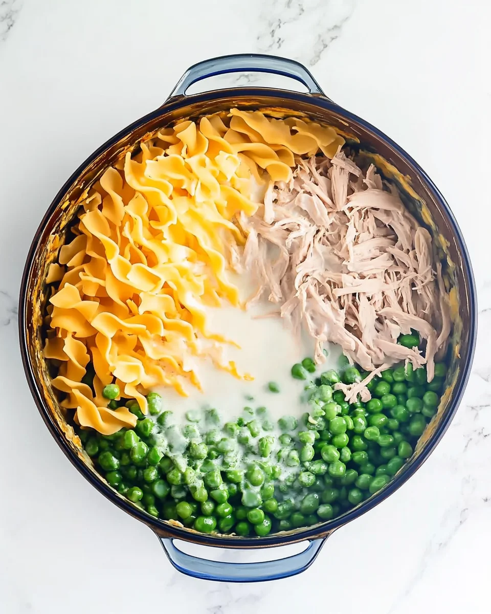 Creamy Tuna Noodle Casserole: Your Quick Dinner Solution!