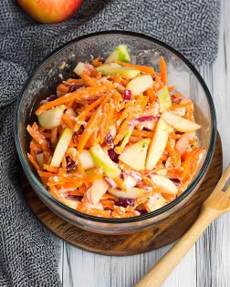Carrot Apple Crunch Salad: A Refreshing Delight to Try!