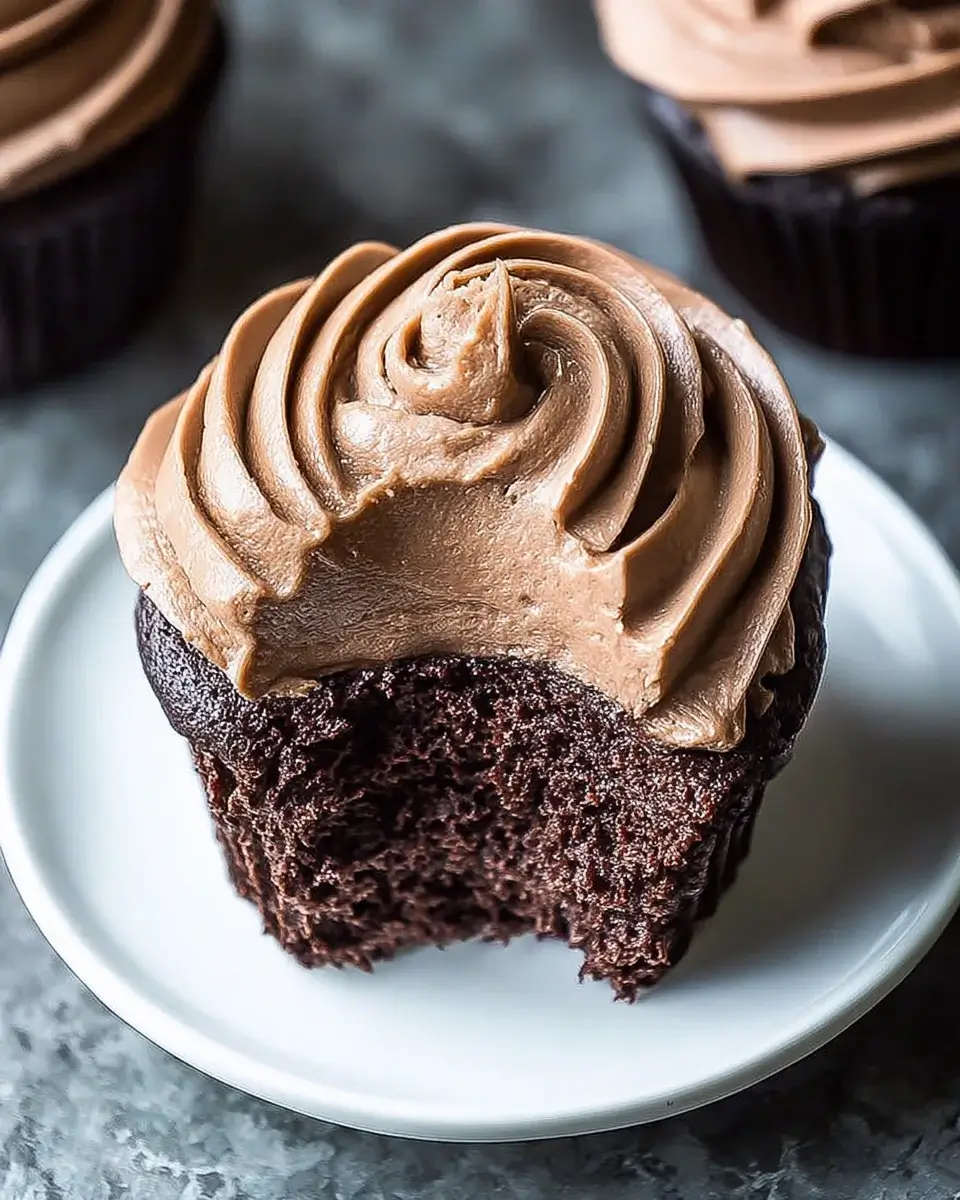 Chocolate Mascarpone Buttercream: Indulge in Creamy Bliss!