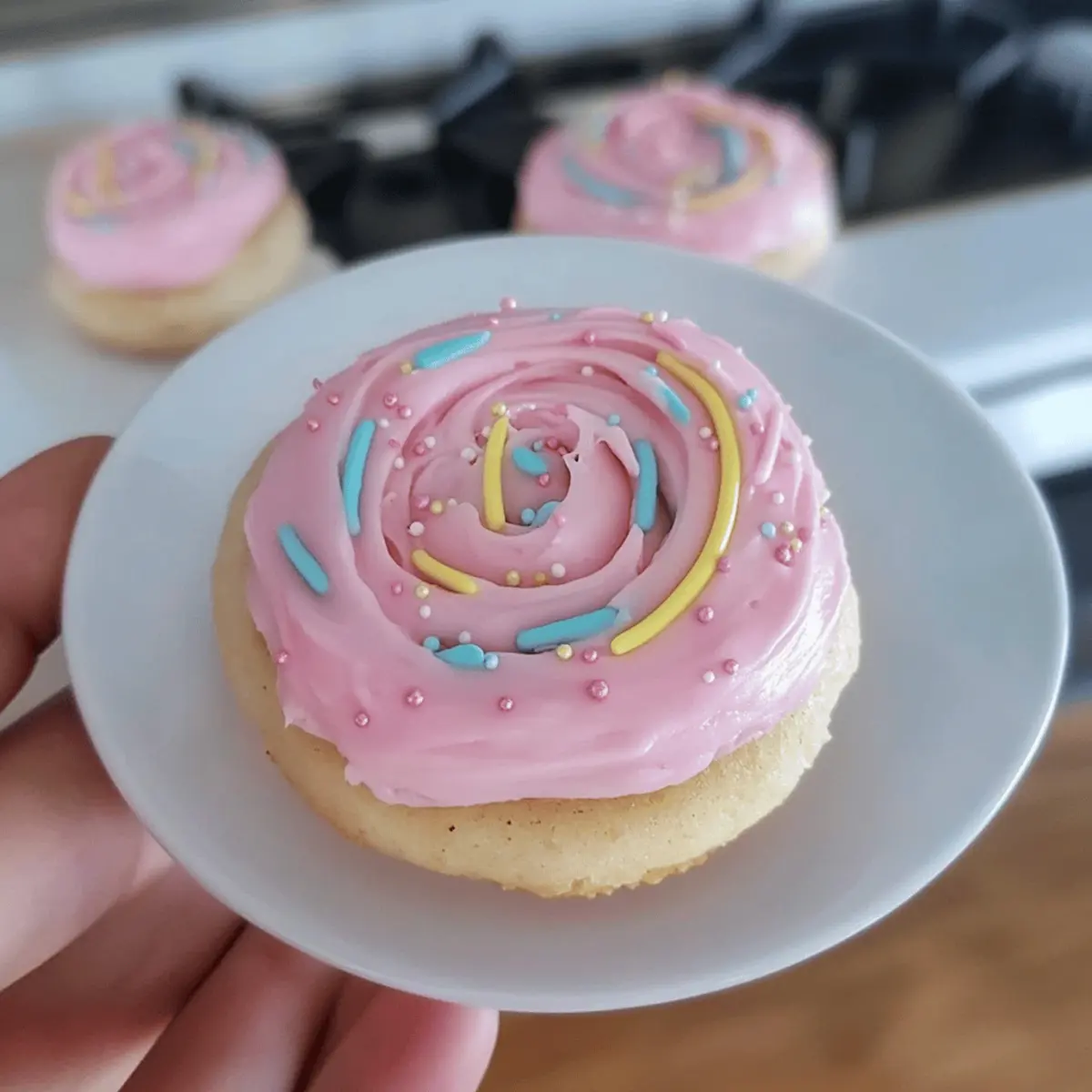 Crumbl Cookies Recipe: Soft Vanilla Treats with Creamy Frosting
