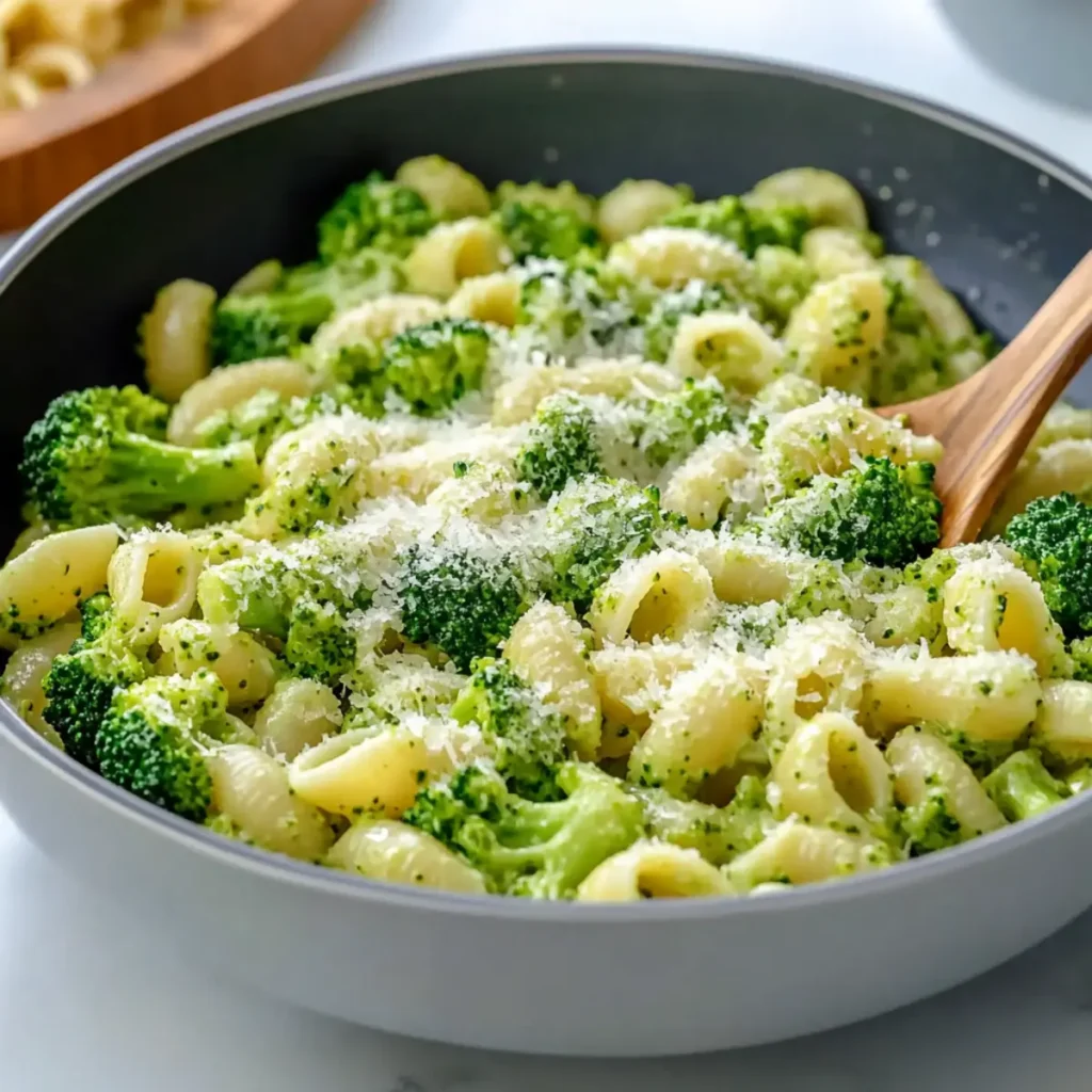 Light and Healthy Broccoli Pasta
